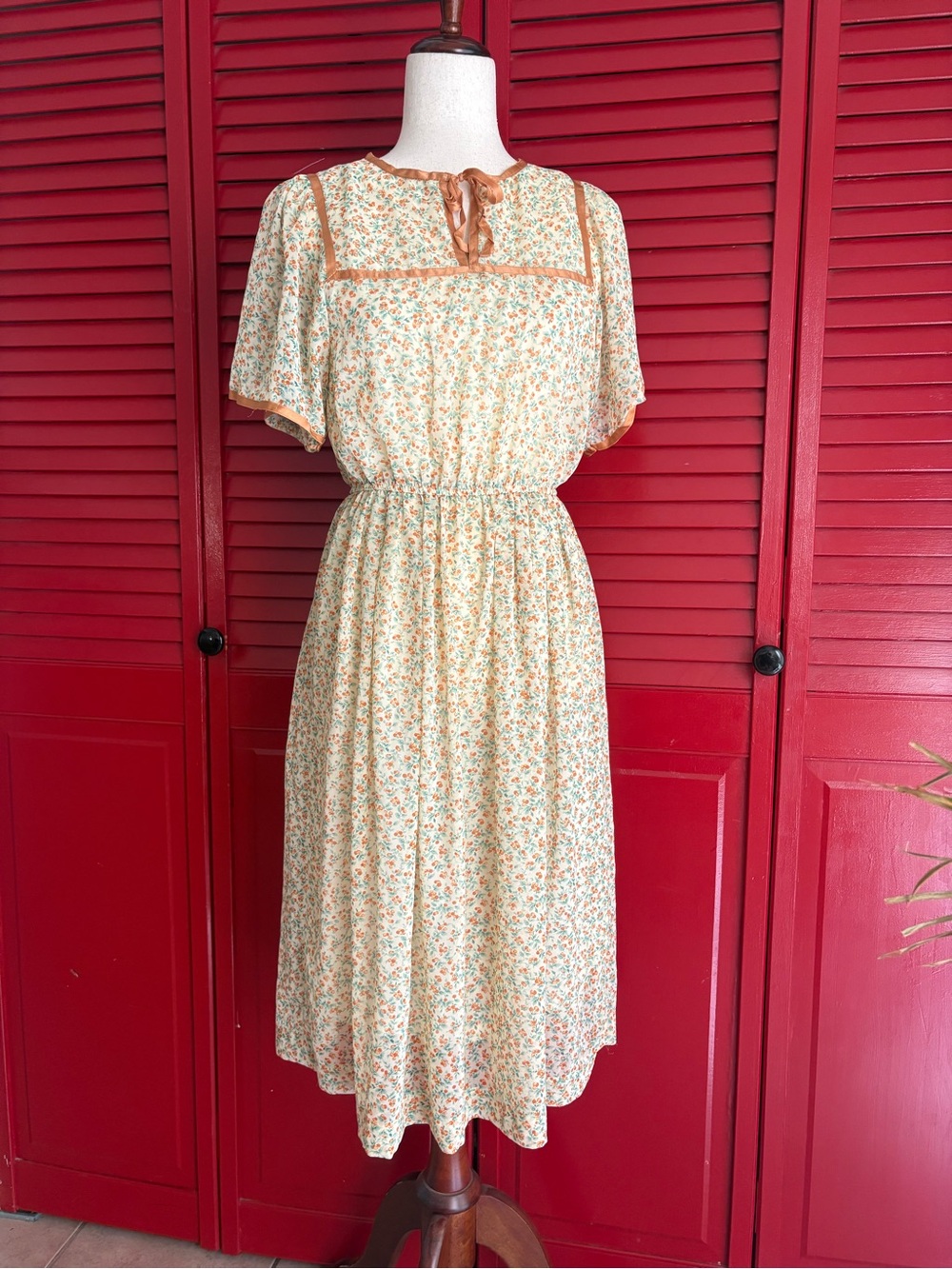 Vintage Parienne Tokyo Mid Century Midi Dress in Cream currant berries S 7